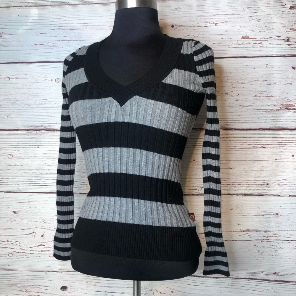 Guess XS V Neck Super Stretch Sweater